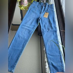 New Skinny Jeans Vibrant brand Size 7, Jeans Nuevo MarcaVibrant talla 7 Estira!!